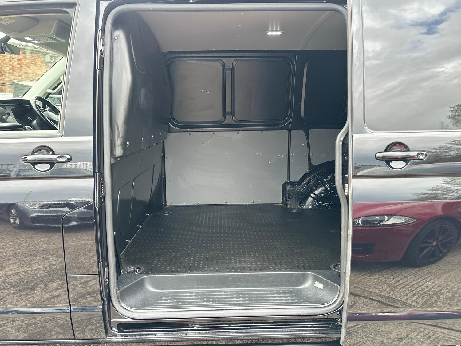 Used Volkswagen Transporter 2021 for sale - 78204030: Photo 28