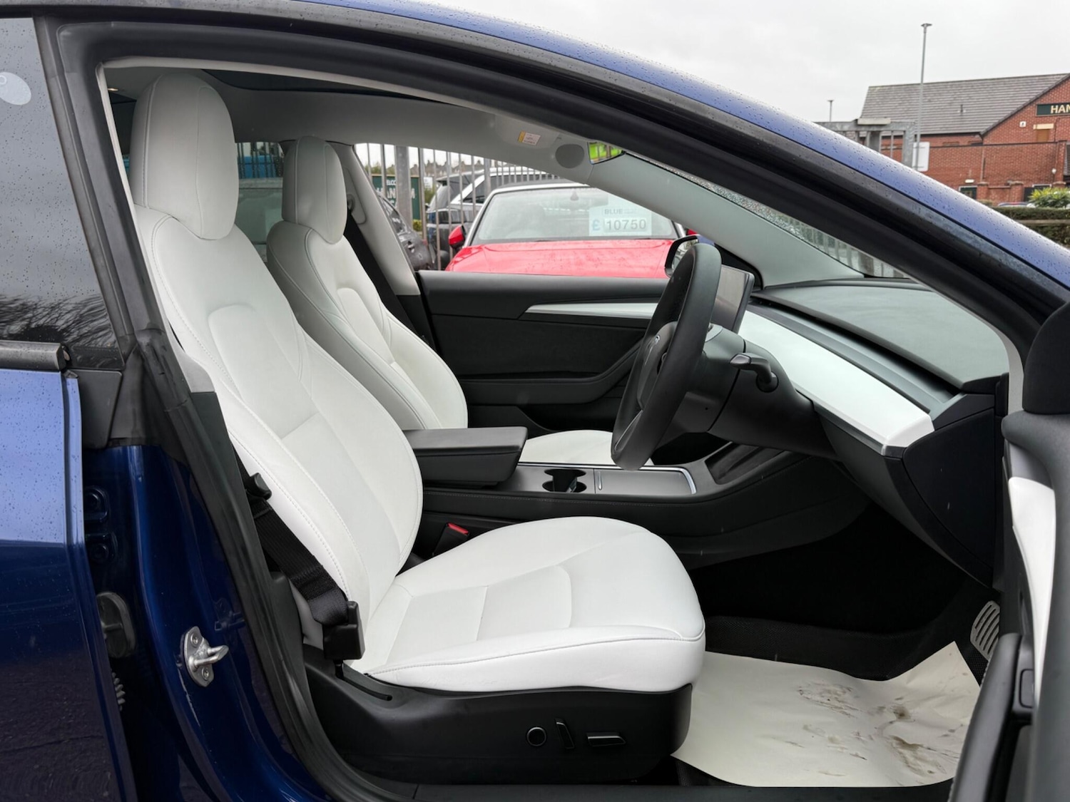 Used Tesla Model 3 2021 for sale - 76633143: Photo 2