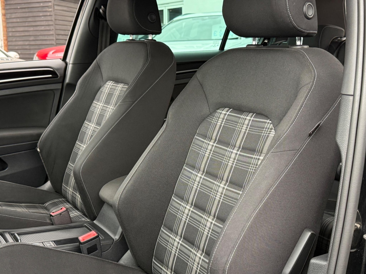 Used Volkswagen Golf 2015 for sale - 76512420: Photo 23