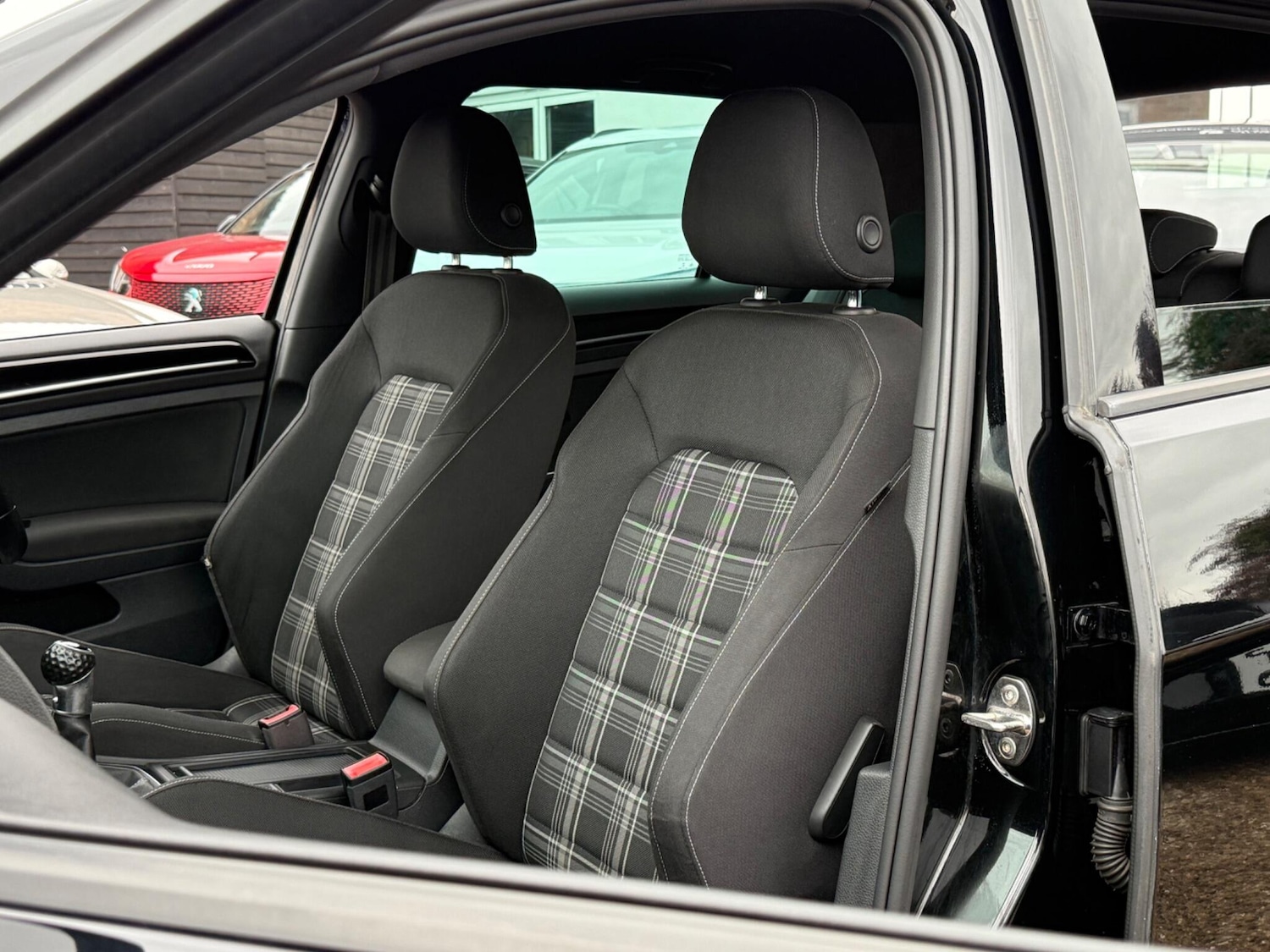 Used Volkswagen Golf 2015 for sale - 76512420: Photo 24