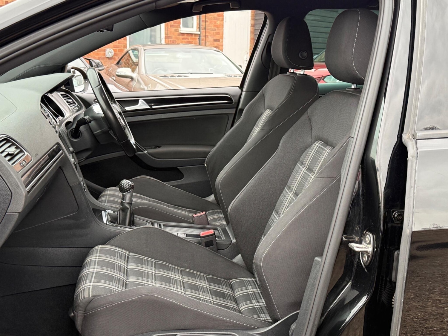 Used Volkswagen Golf 2015 for sale - 76512420: Photo 25