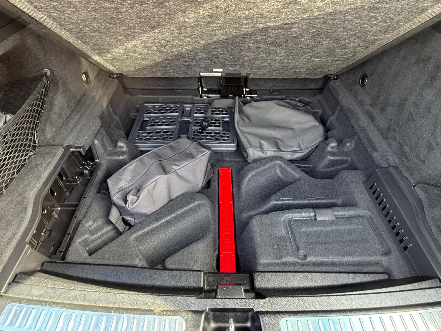 Used Mercedes-Benz EQC 2020 for sale - 76094244: Photo 13