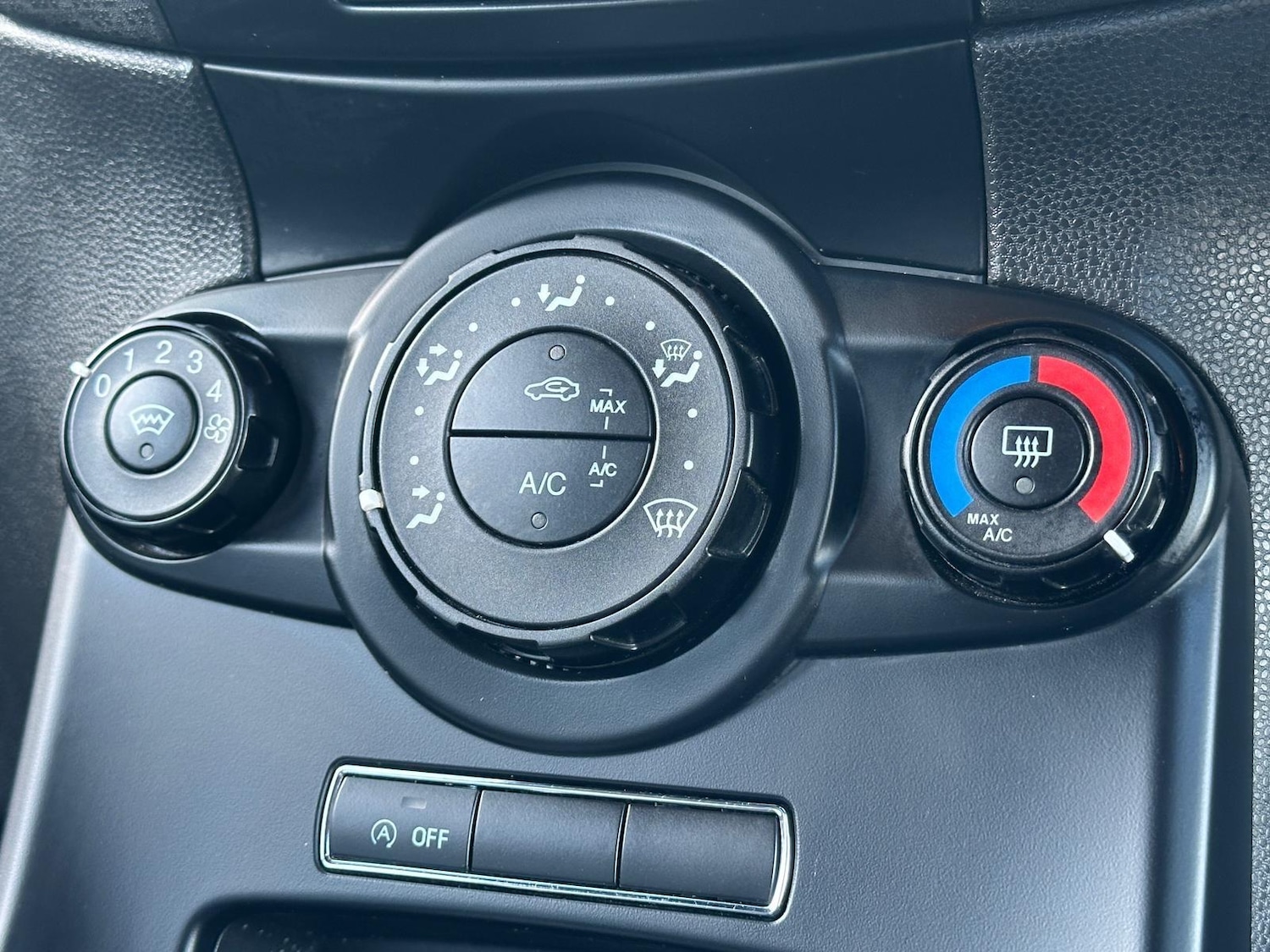 Used Ford Fiesta 2017 for sale - 77852990: Photo 28