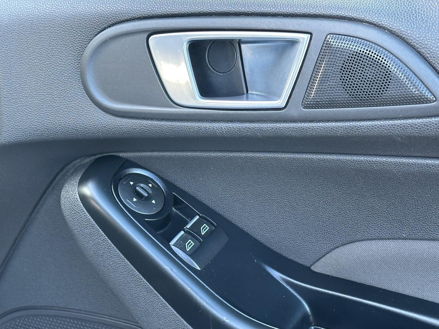 Used Ford Fiesta 2017 for sale - 77852990: Photo 30