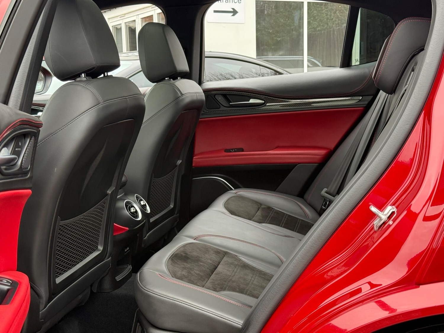 Used Alfa Romeo Stelvio 2018 for sale - 76700986: Photo 32