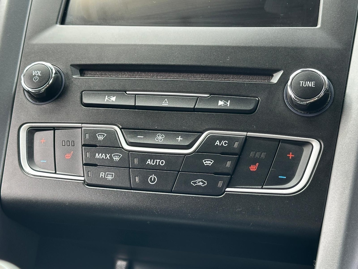 Used Ford Mondeo 2015 for sale - 78184206: Photo 28