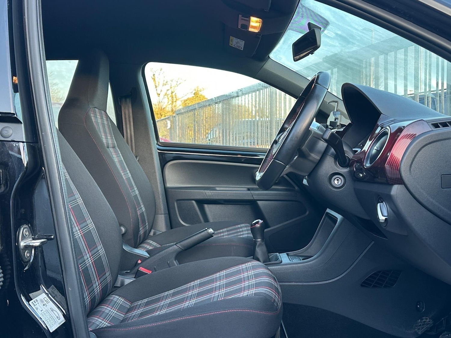 Used Volkswagen up! for sale - 77683580: Photo 2