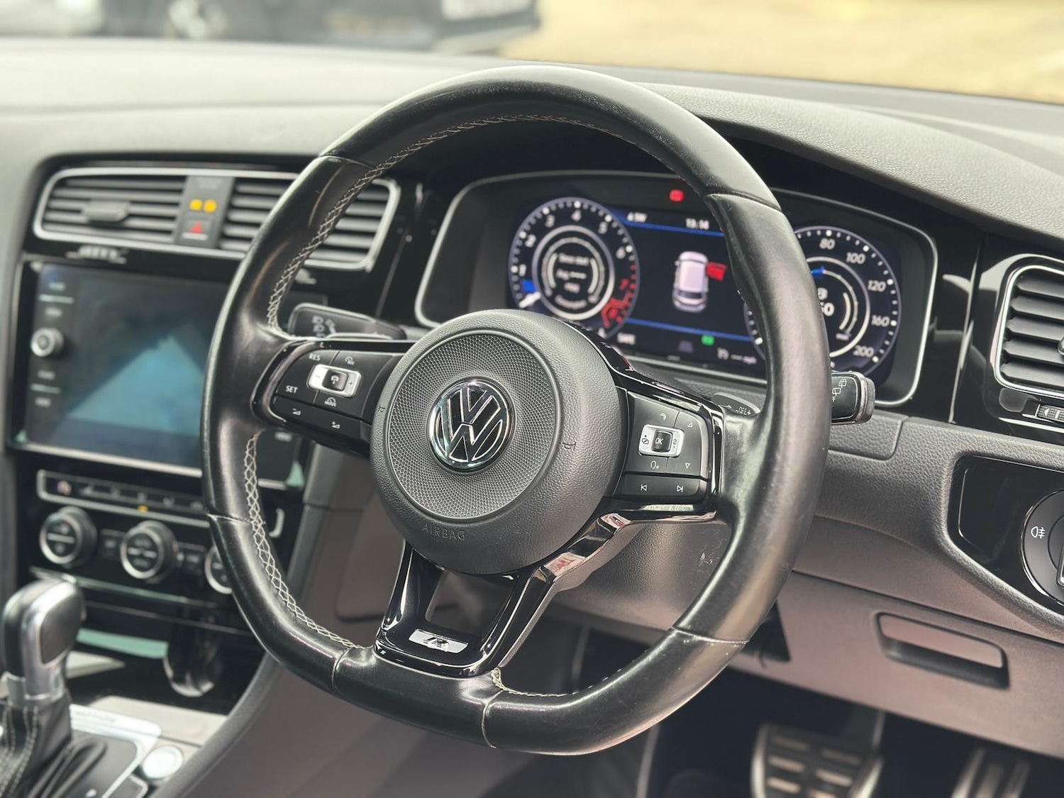 Used Volkswagen Golf 2017 for sale - 77783998: Photo 26