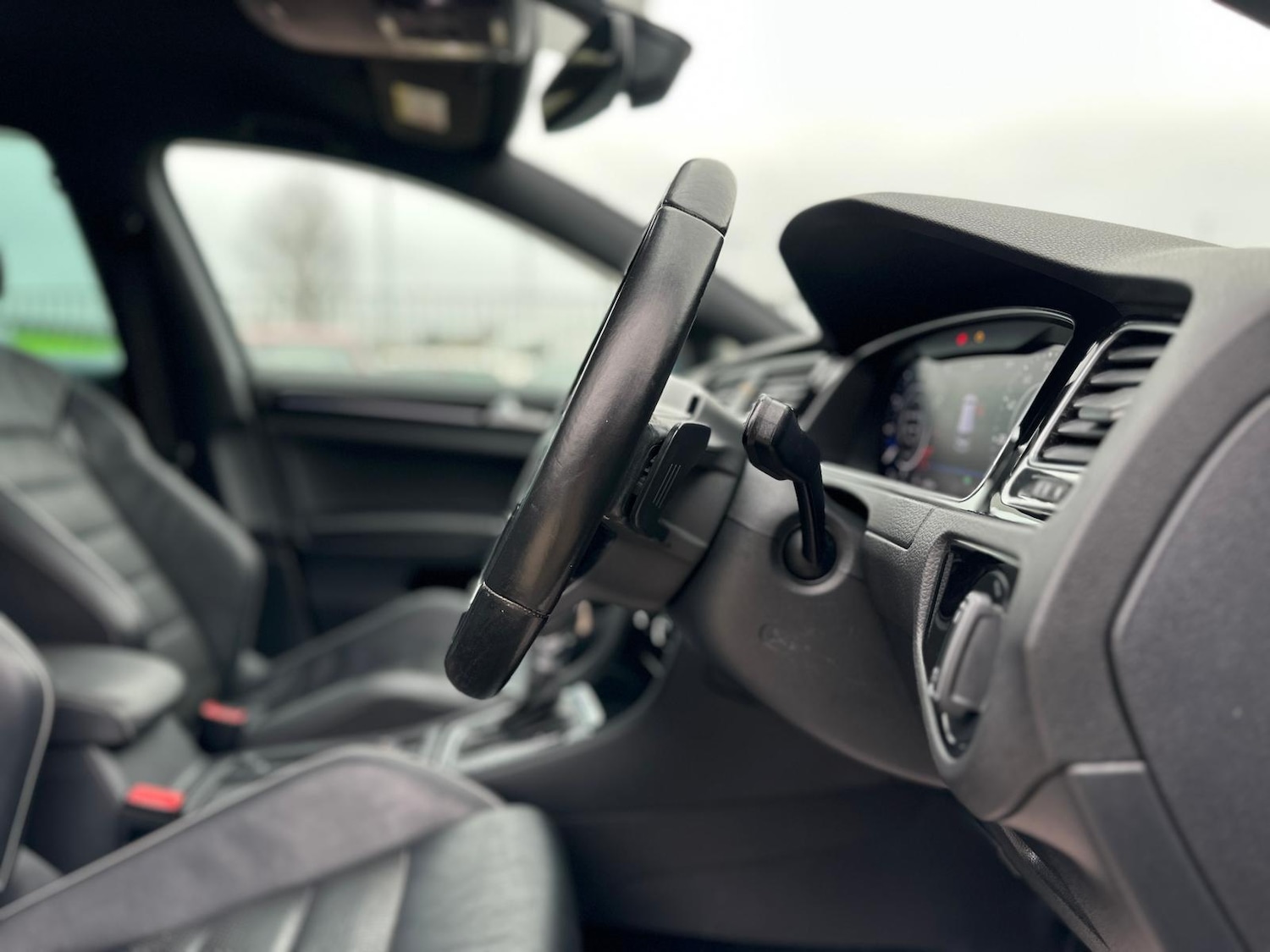 Used Volkswagen Golf 2017 for sale - 77783998: Photo 28