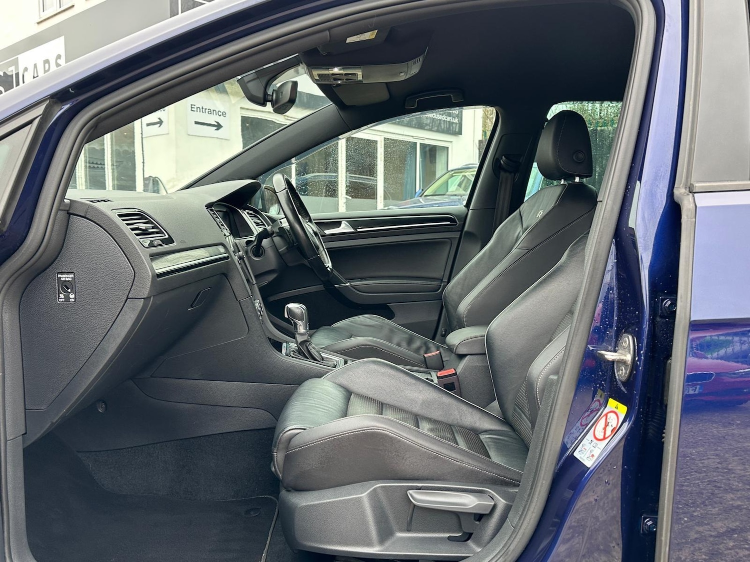 Used Volkswagen Golf 2017 for sale - 77783998: Photo 29