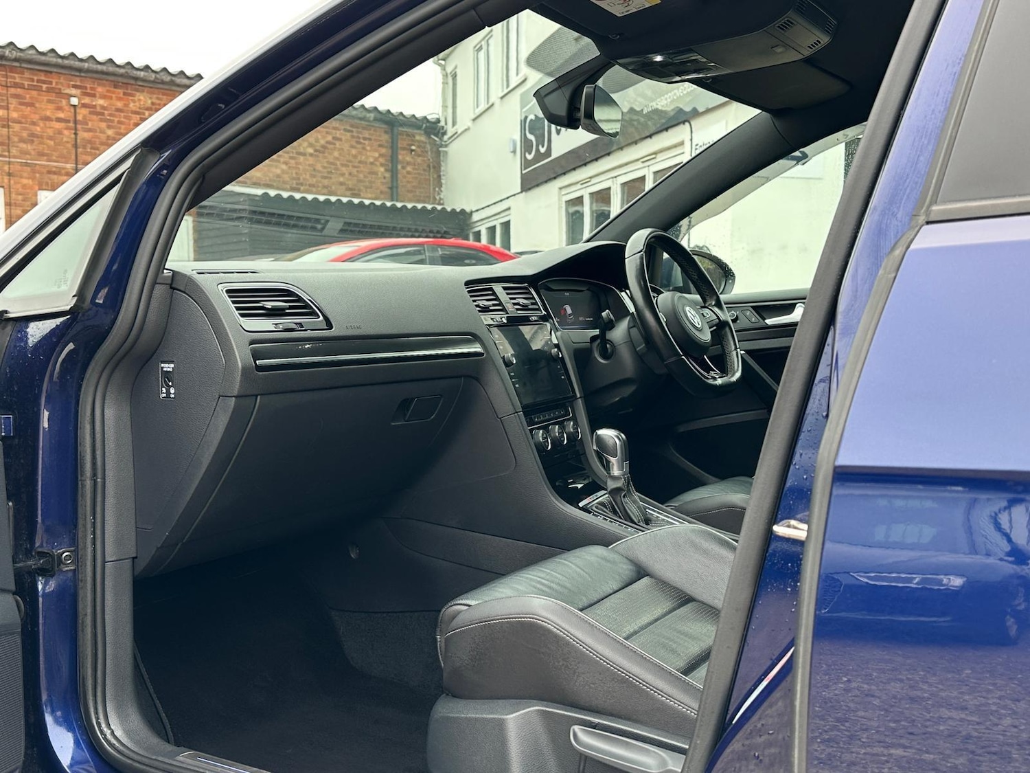 Used Volkswagen Golf 2017 for sale - 77783998: Photo 30