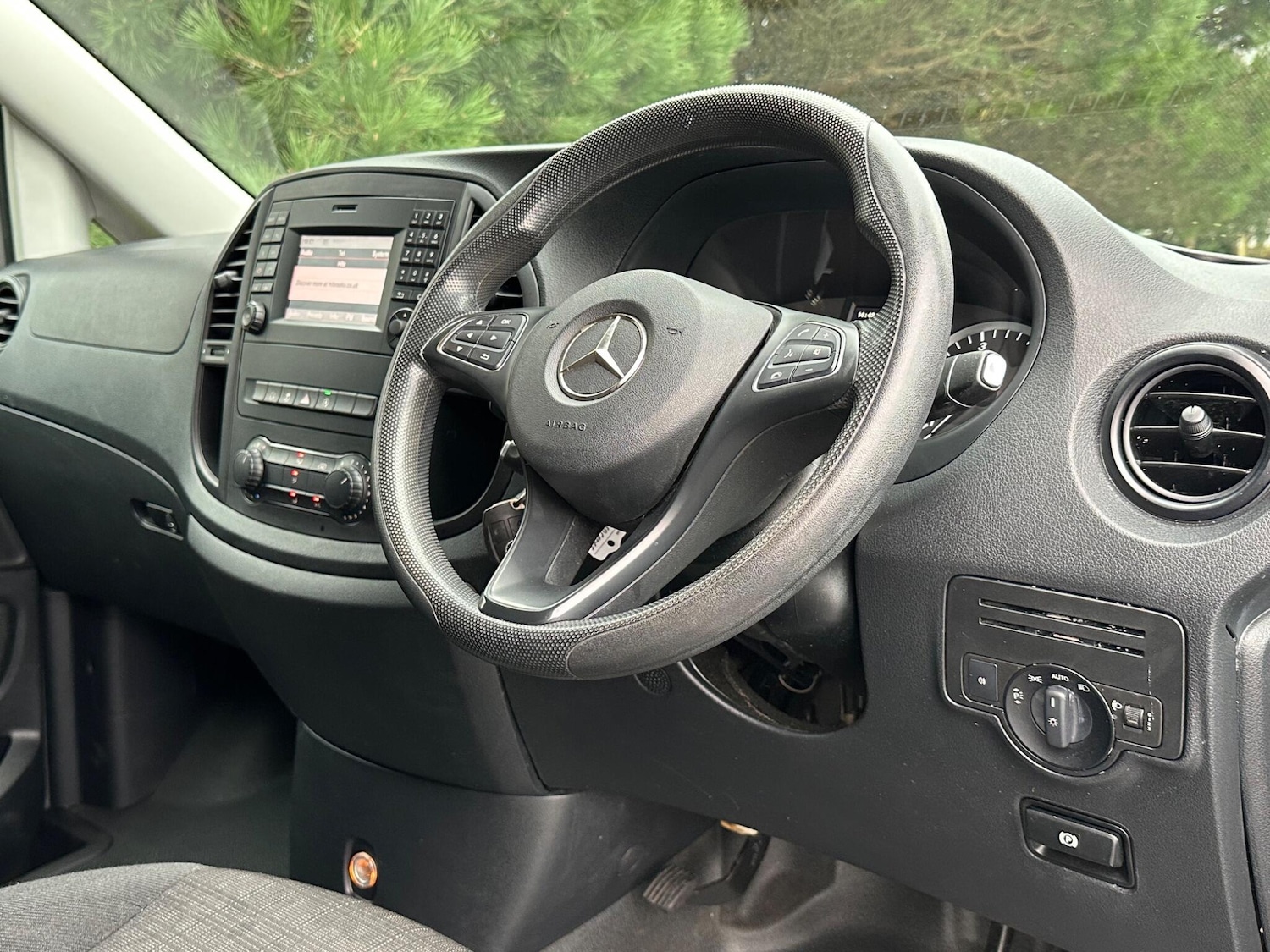 Used Mercedes-Benz Vito 2017 for sale - 76832221: Photo 5
