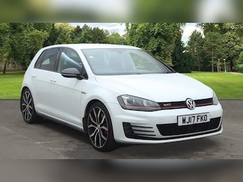 Used Volkswagen Golf 2017 for sale - 77331179: Photo