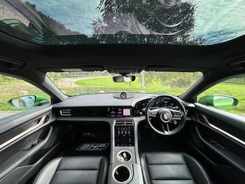 Used Porsche Taycan 2021 for sale - 76800975: Photo