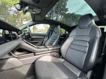 Used Porsche Taycan 2021 for sale - 76800975: Photo