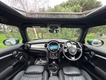 Used MINI Hatch 2021 for sale - 77670565: Photo