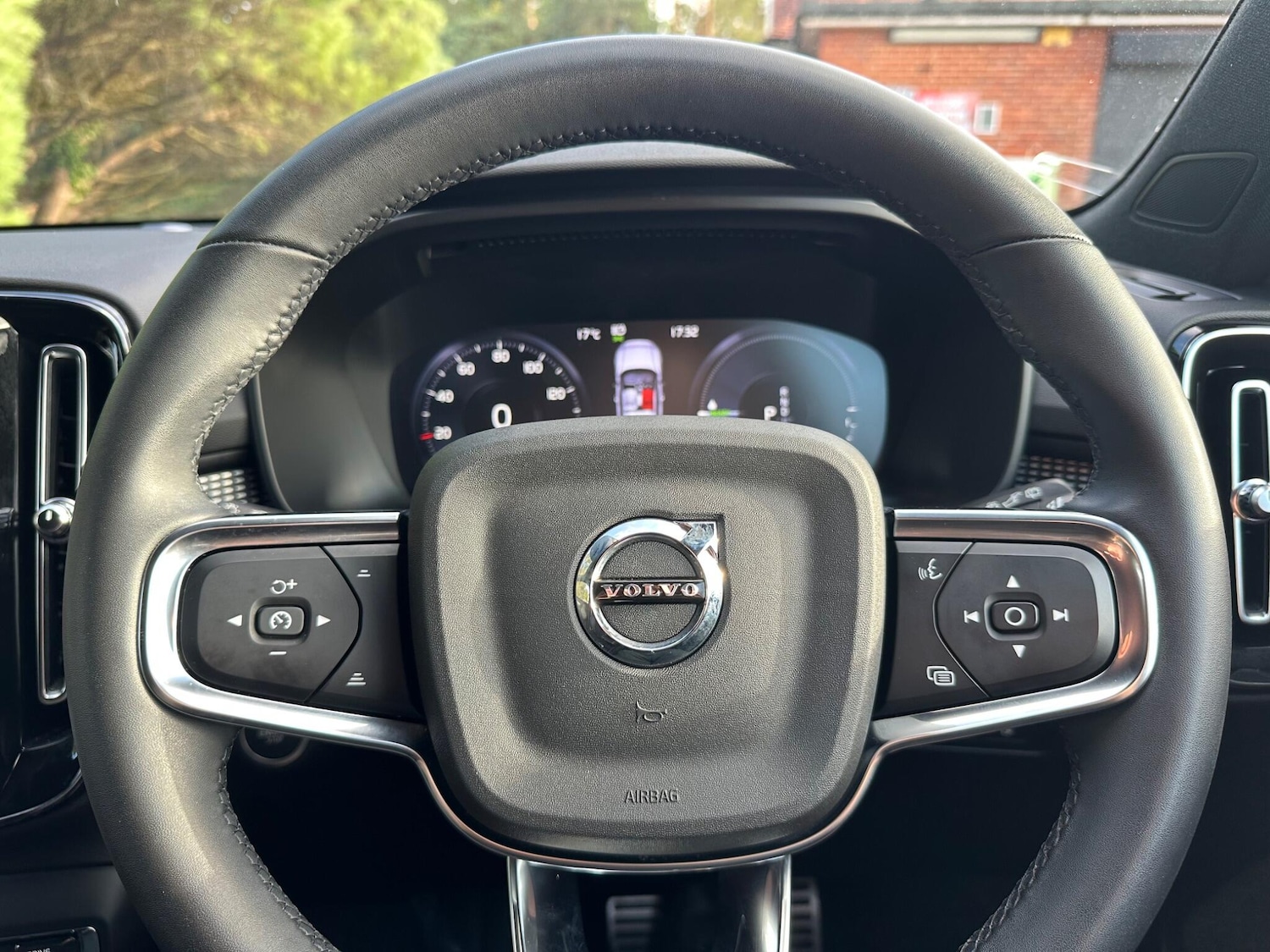 Used Volvo XC40 2022 for sale - 76801066: Photo 17