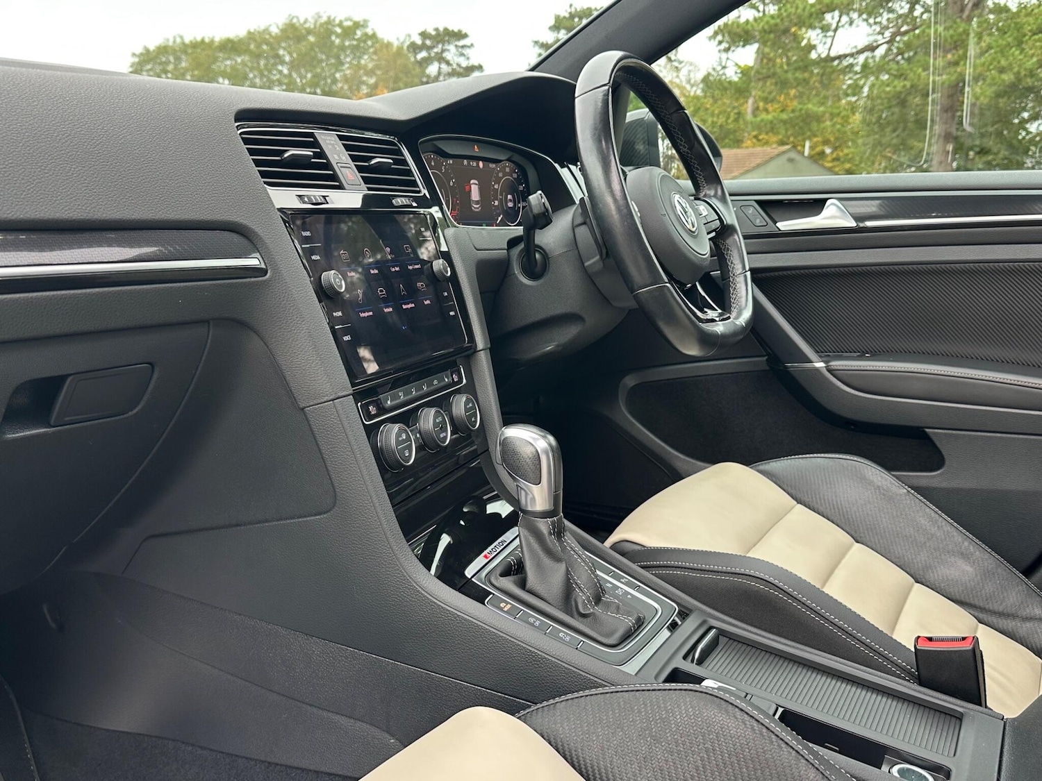 Used Volkswagen Golf 2020 for sale - 76800832: Photo 26