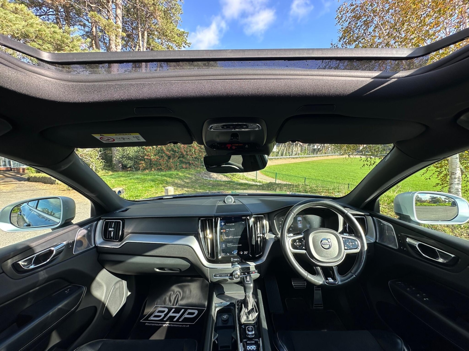 Used Volvo XC60 2017 for sale - 76801848: Photo 3