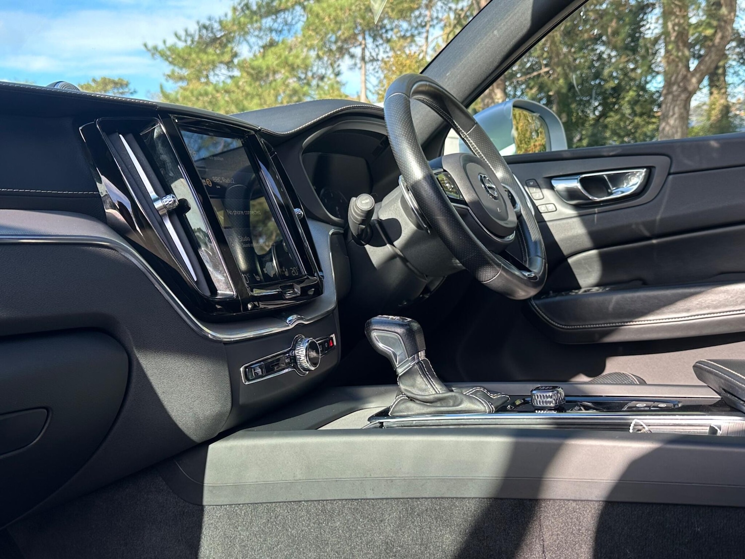 Used Volvo XC60 2017 for sale - 76801848: Photo 32