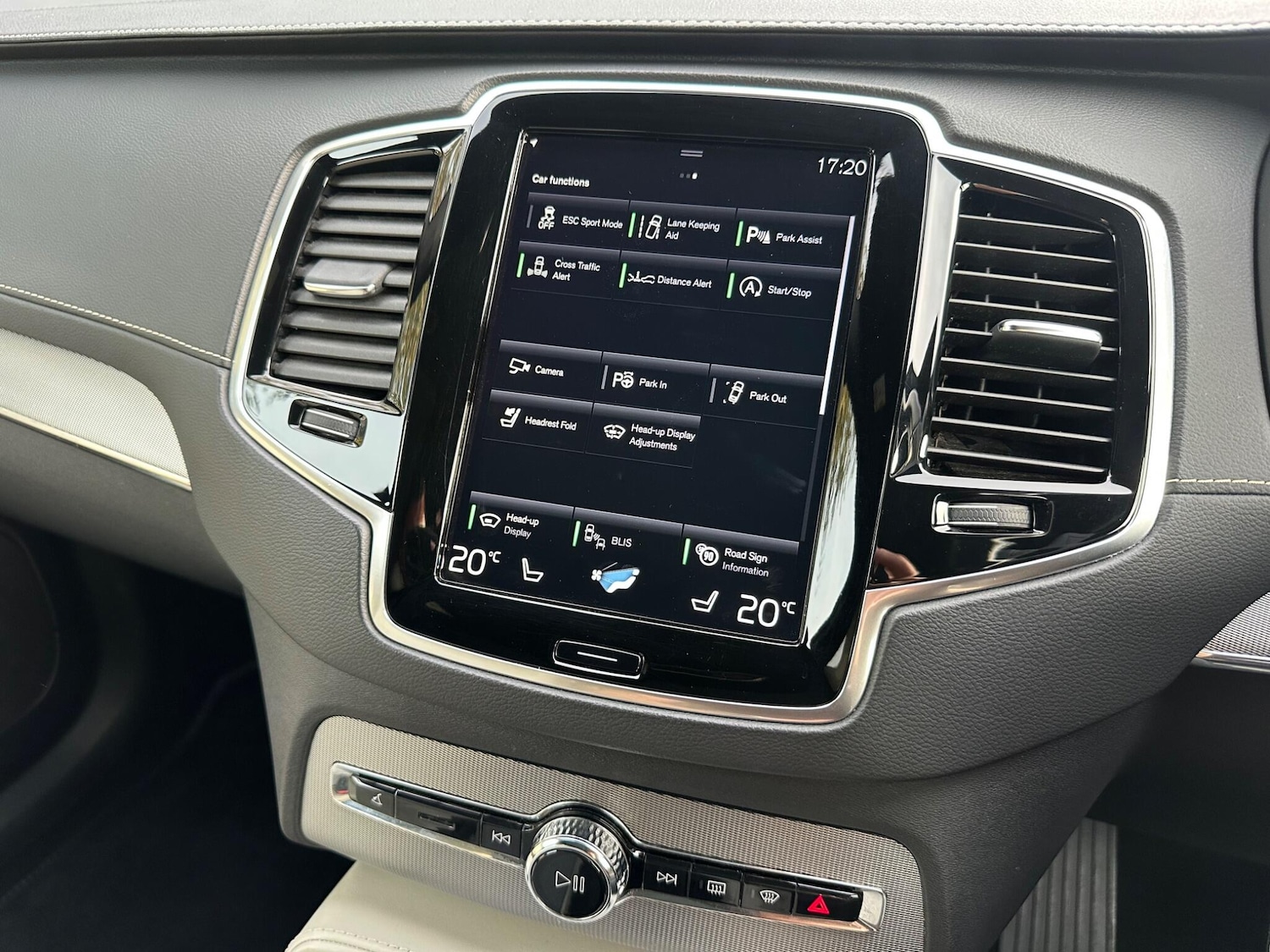 Used Volvo XC90 2020 for sale - 76786883: Photo 24