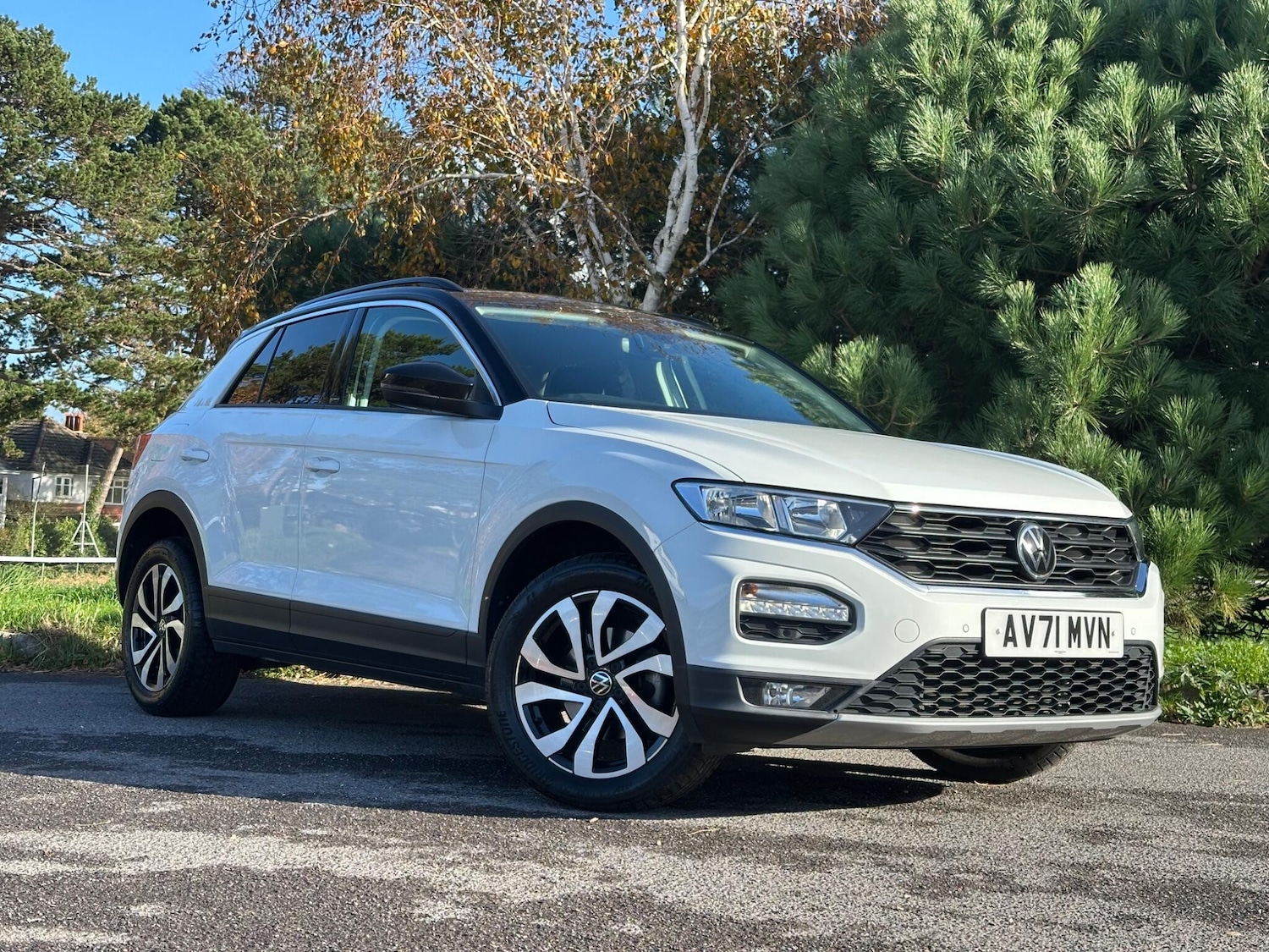 Used Volkswagen T-Roc 2021 for sale - 76800938: Photo 1
