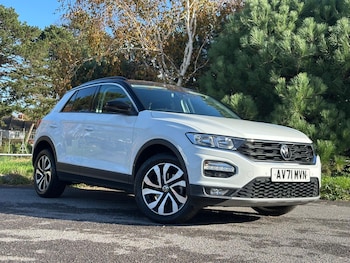 Used Volkswagen T-Roc 2021 for sale - 76800938: Photo