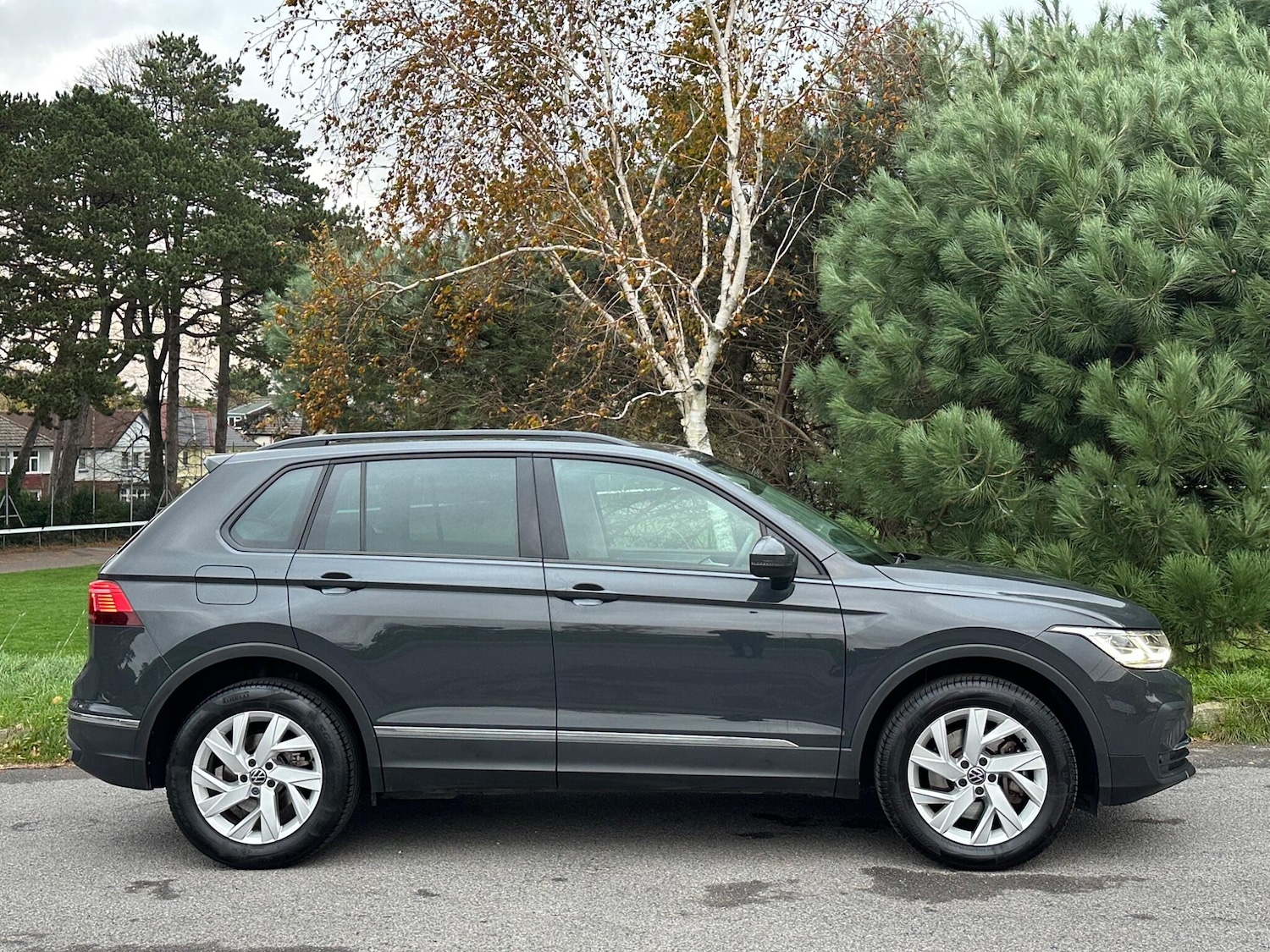 Used Volkswagen Tiguan for sale - 76802440: Photo 6