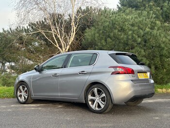 Used Peugeot 308 2018 for sale - 77808110: Photo