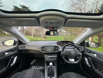 Used Peugeot 308 2018 for sale - 77808110: Photo