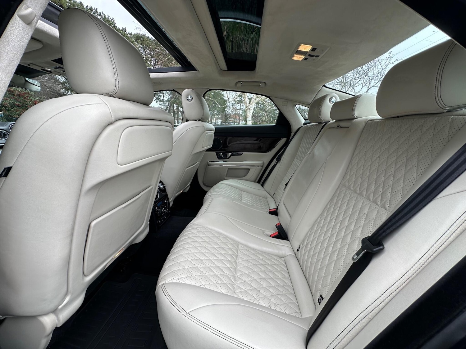 Used Jaguar XJ 2018 for sale - 77994407: Photo 8