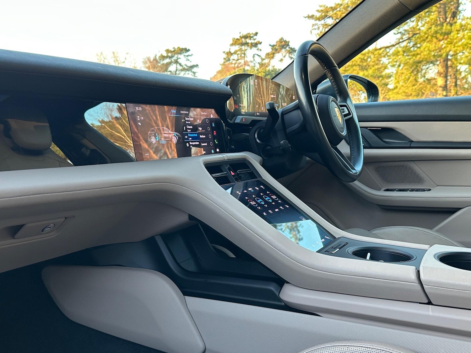 Used Porsche Taycan 2022 for sale - 77016989: Photo 19