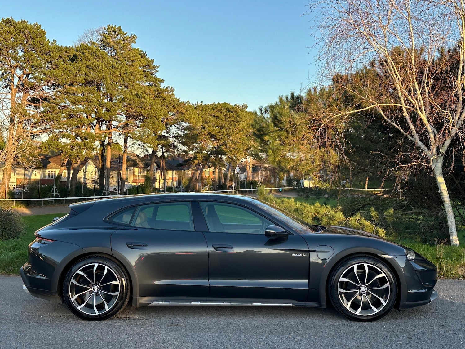 Used Porsche Taycan 2022 for sale - 77016989: Photo 5