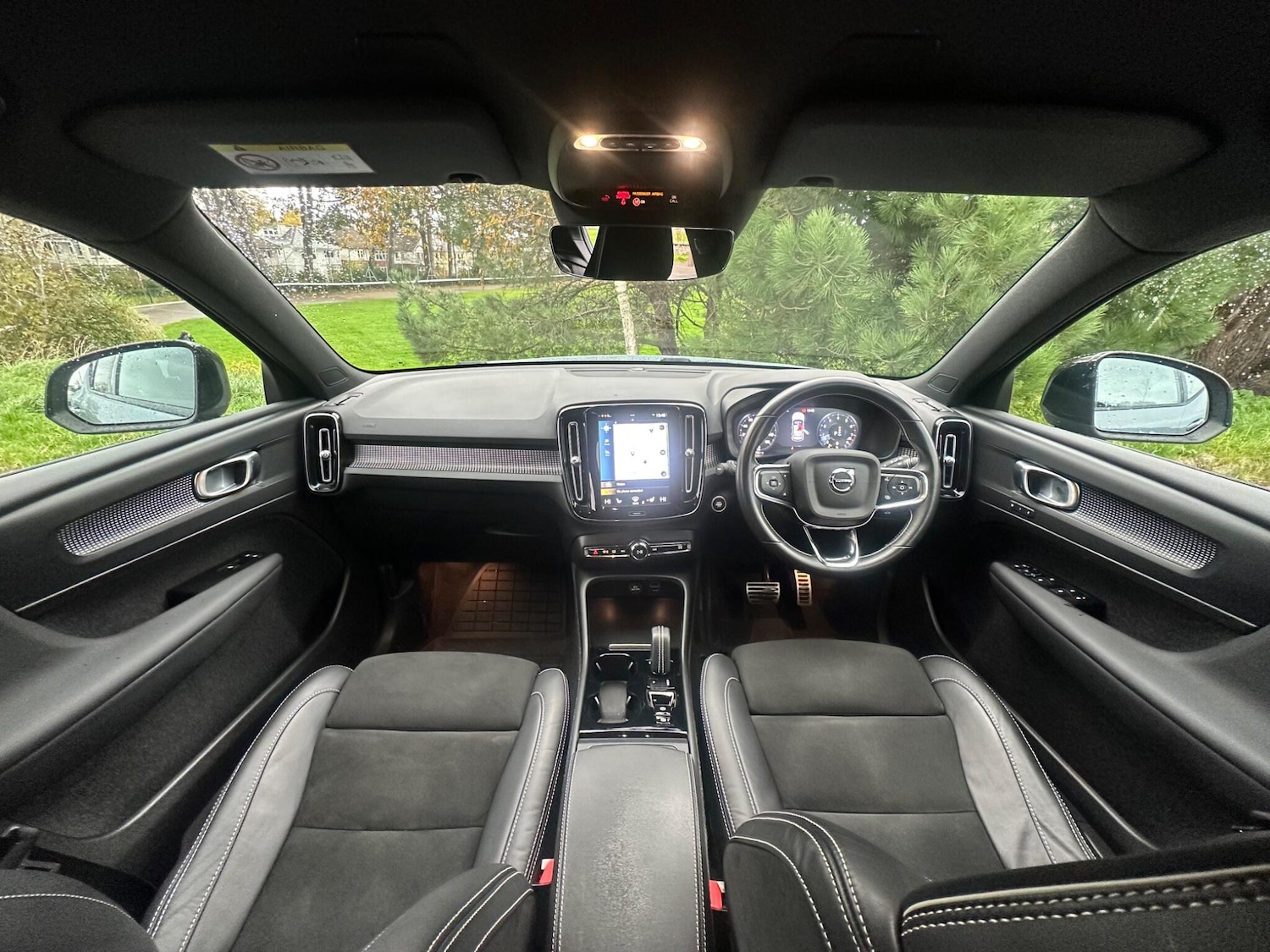 Used Volvo XC40 for sale - 76802491: Photo 3