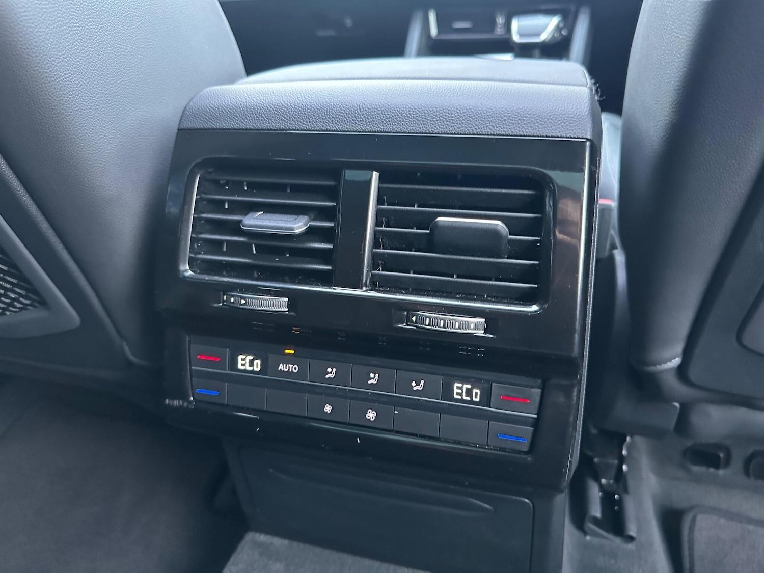 Used Volkswagen Touareg for sale - 77305741: Photo 23