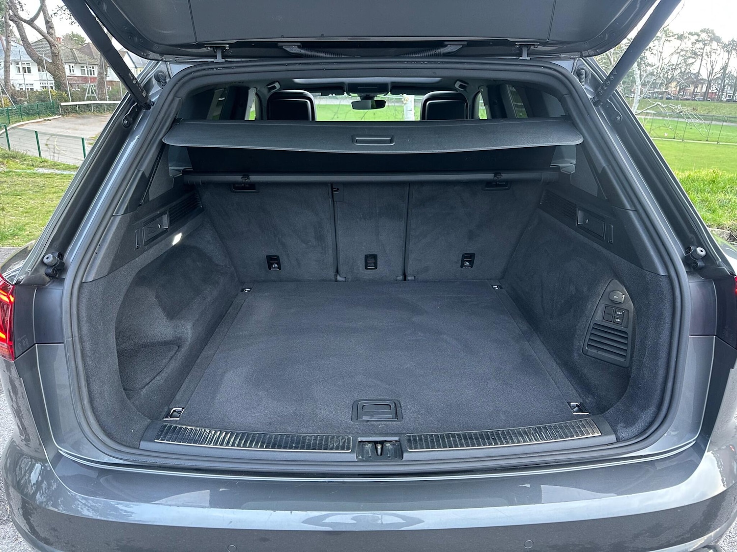 Used Volkswagen Touareg for sale - 77305741: Photo 25