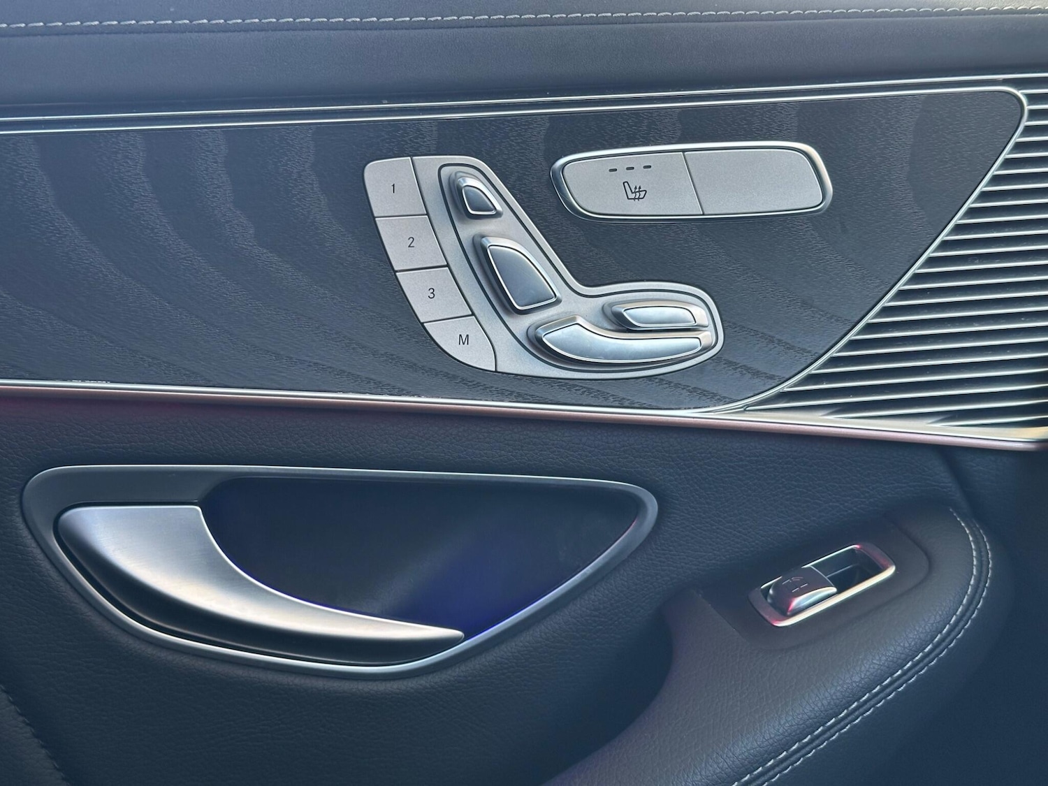 Used Mercedes-Benz EQC 2022 for sale - 77190622: Photo 23