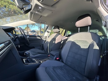 Used Volkswagen Golf 2018 for sale - 76801633: Photo