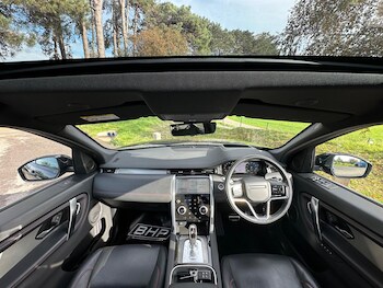 Used Land Rover Discovery Sport 2021 for sale - 76802282: Photo