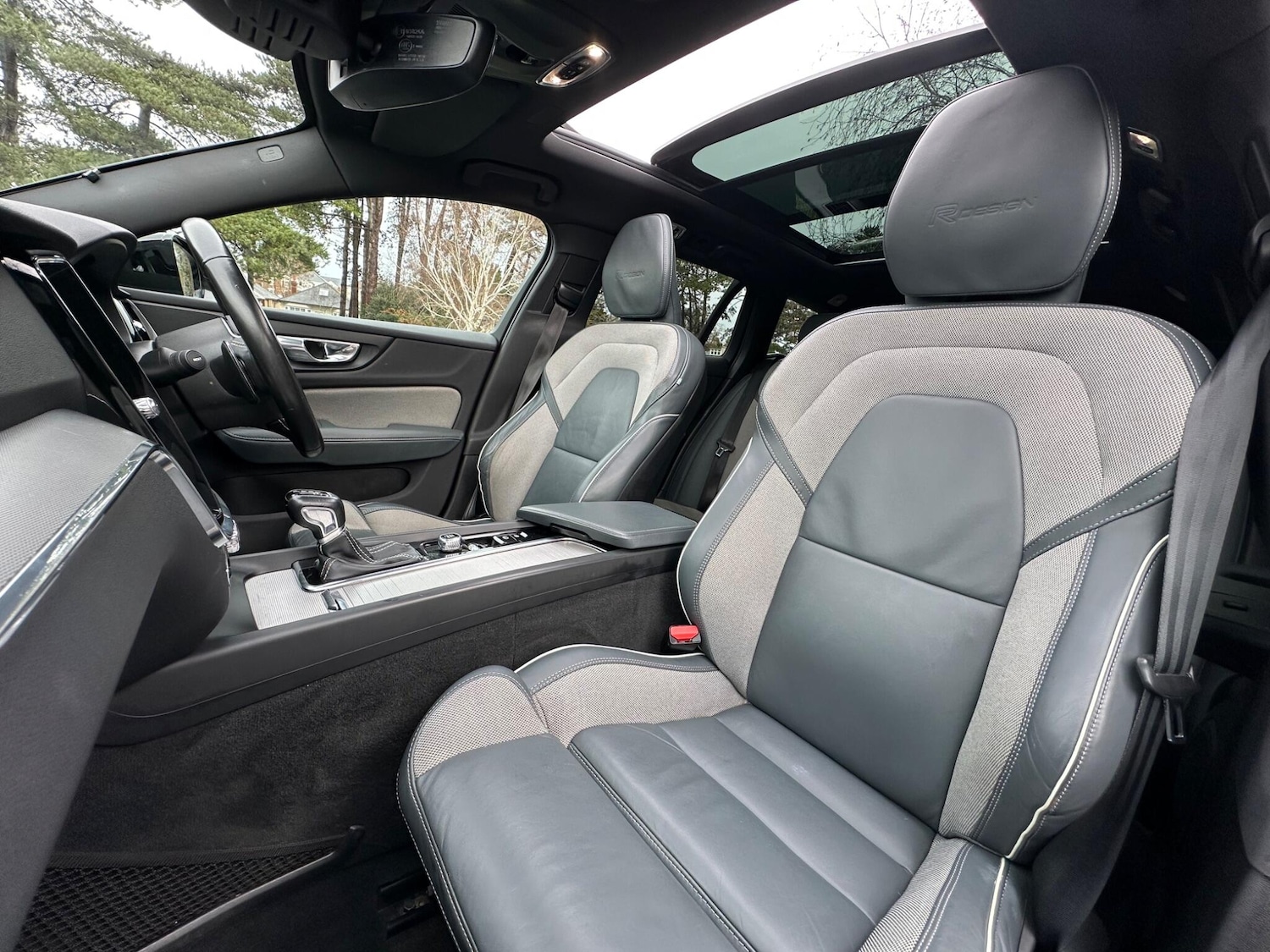 Used Volvo V60 2020 for sale - 76824205: Photo 4