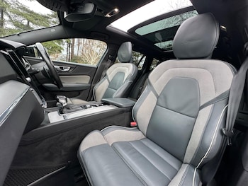 Used Volvo V60 2020 for sale - 76824205: Photo