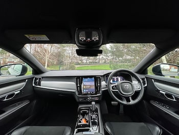 Used Volvo V90 2021 for sale - 76886661: Photo