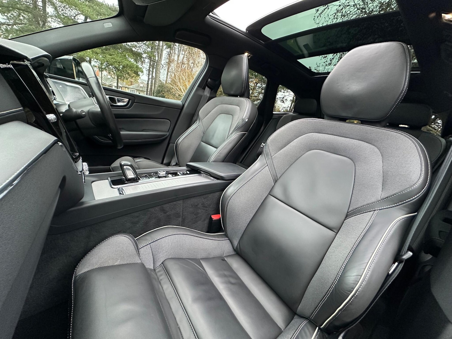 Used Volvo XC60 for sale - 76802344: Photo 5