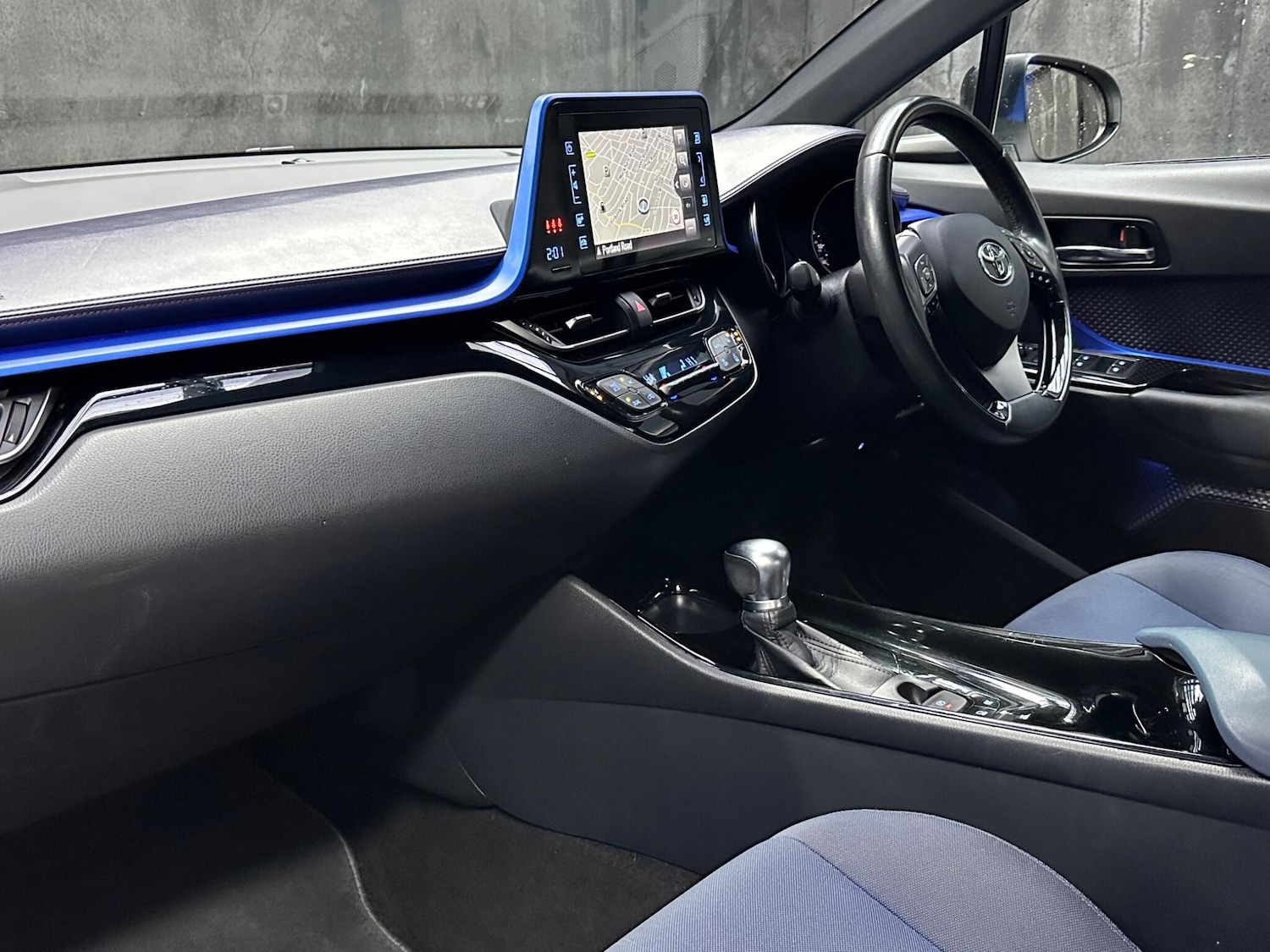 Used Toyota C-HR 2017 for sale - 77230602: Photo 13