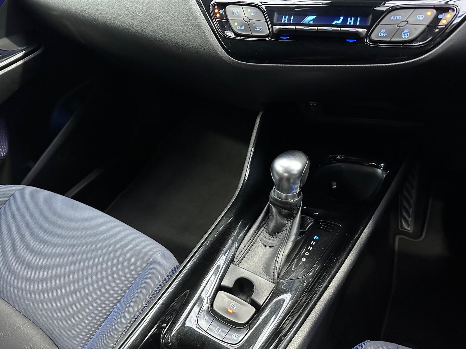 Used Toyota C-HR 2017 for sale - 77230602: Photo 14