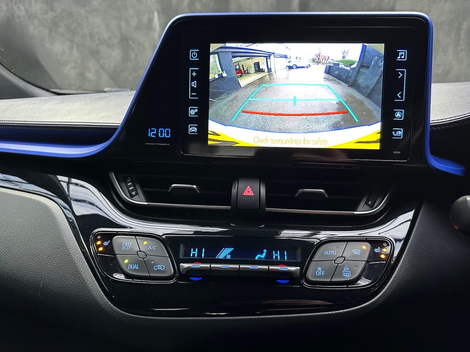 Used Toyota C-HR 2017 for sale - 77230602: Photo 16