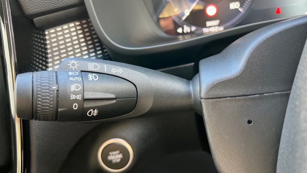 Used Volvo XC40 2021 for sale - 76872914: Photo 28