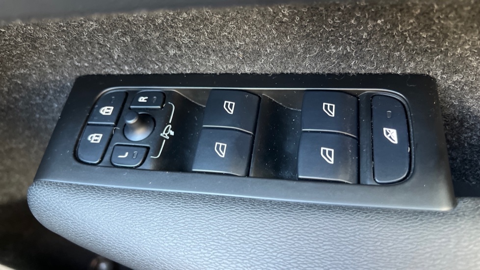 Used Volvo XC40 2021 for sale - 76872914: Photo 31