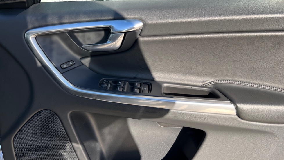 Used Volvo XC60 2016 for sale - 76575079: Photo 15