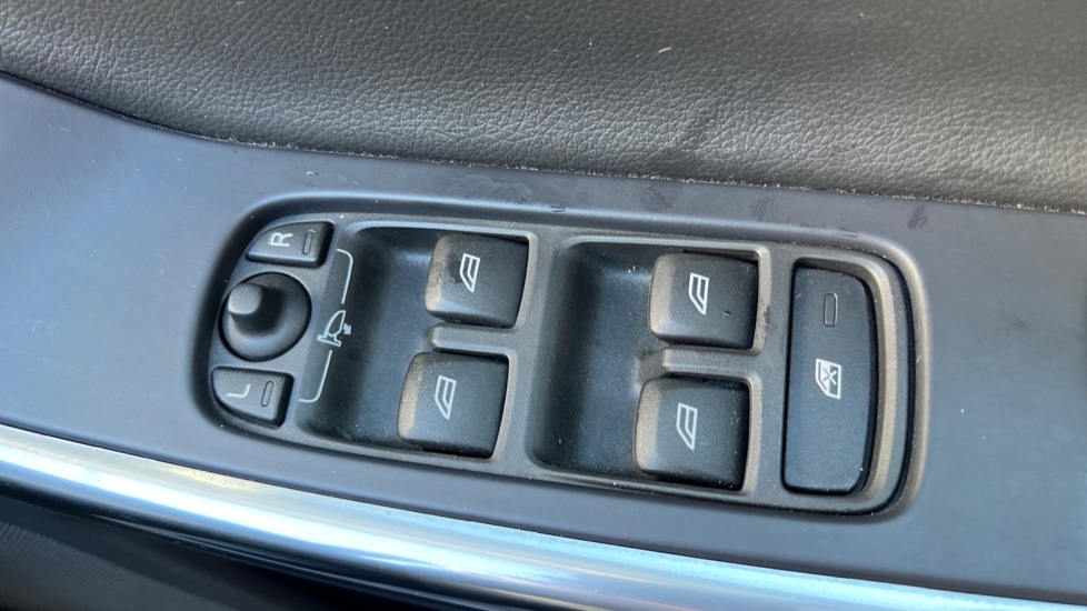 Used Volvo XC60 2016 for sale - 76575079: Photo 31